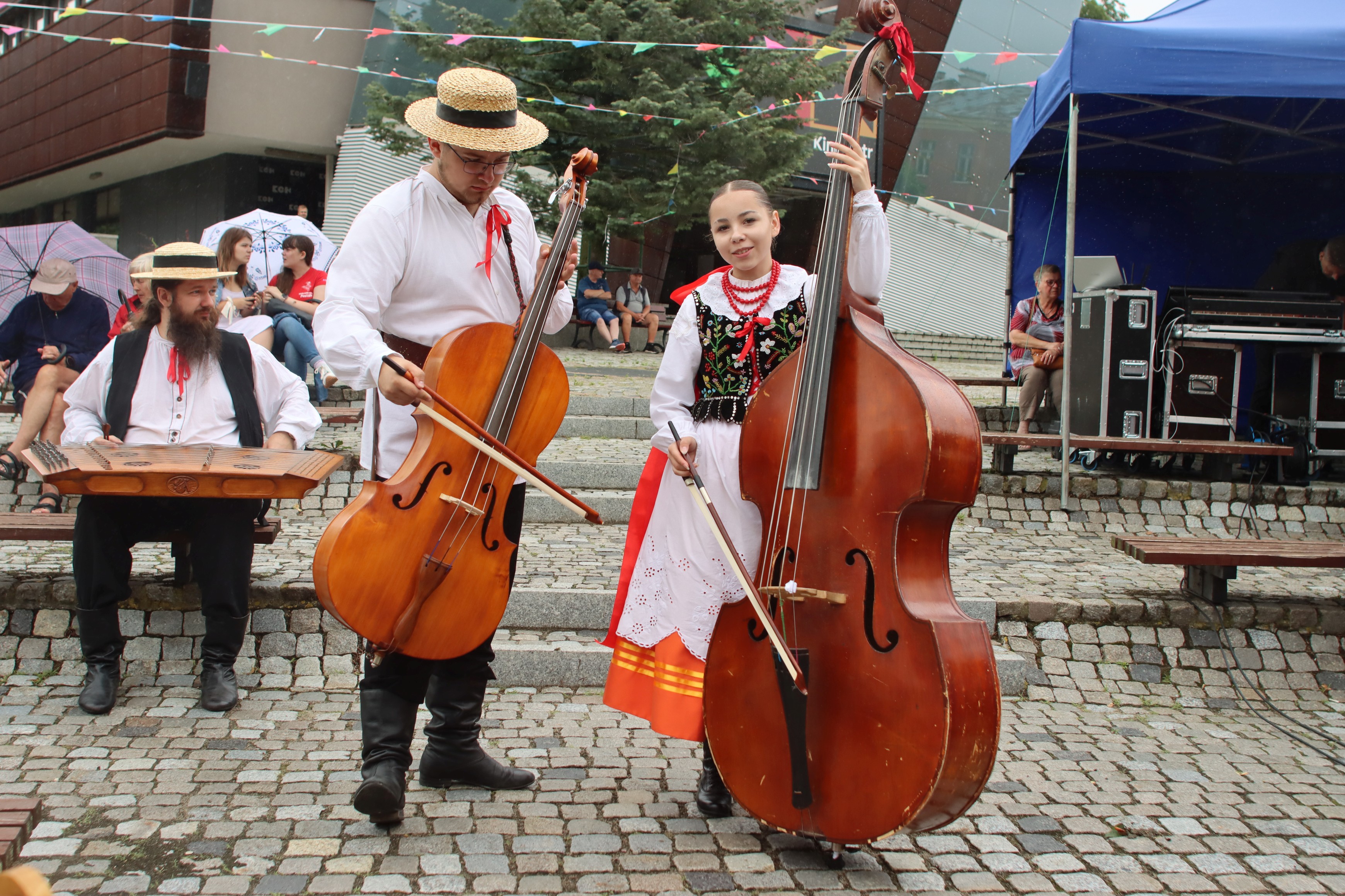 Obraz dla galerii: 13.07.2024 XVIII Ogólnopolskie Spotkania Kapel i Zespołów Ludowych FOLKLOR I BIESIADA - Fot. Mirosław Wiśniewski