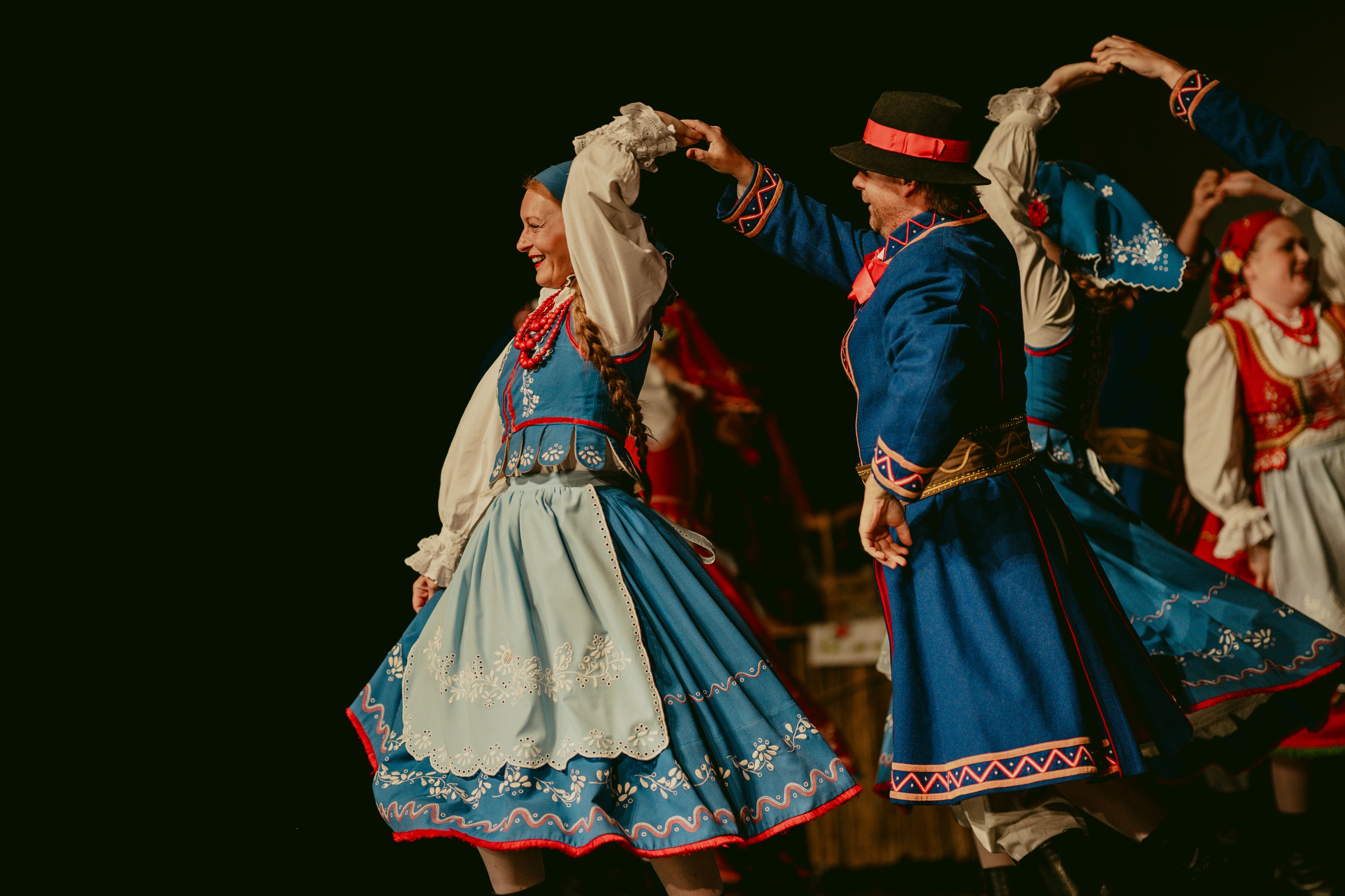 Obraz dla galerii: 18.06.2025 Wesele - spektakl teatralny Grupy Teatralnej SOTIE oraz ZPiT Powiśle - Fot. Mariusz Skibicki